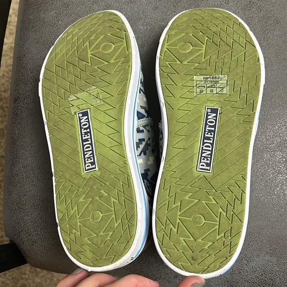 Pendleton slip on aztech women’s shoes - Picture 6 of 6